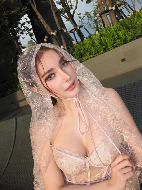 Helena 9